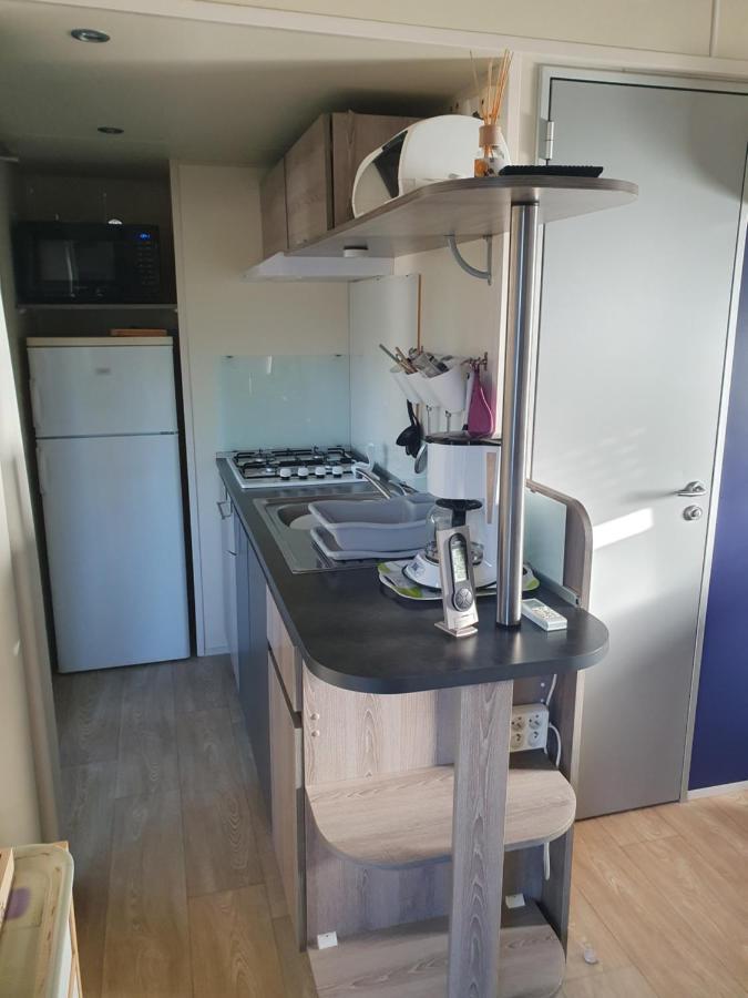 Charmant Mobil-Home Rocbaron Exterior photo
